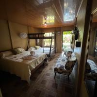 Tortuguero Hill Rooms，位于托尔图格罗Barra del Colorado Airport - BCL附近的酒店