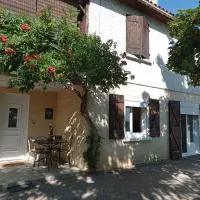 Gite "Le SEQUOIA",位于Corbarieu的酒店