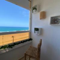 Nice apartment beach front, close to Rabat main sightseeing. Fiber WiFi，位于拉巴特海滨区的酒店