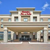 Hampton Inn & Suites Detroit/Warren,位于沃伦的酒店
