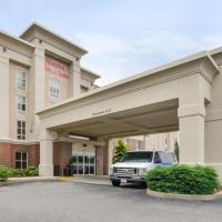 Hampton Inn & Suites by Hilton Plymouth，位于普里茅斯Plymouth Municipal - PYM附近的酒店