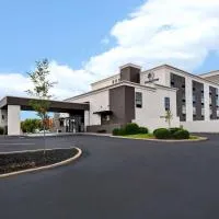 DoubleTree by Hilton St. Louis Airport, MO，位于伍德森特瑞斯兰伯特-圣路易斯国际机场 - STL附近的酒店