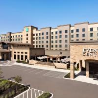 Embassy Suites San Antonio Brooks City Base Hotel & Spa，位于圣安东尼奥的酒店