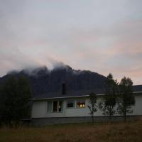 Hus i Sør-Tverrfjord，位于Loppa哈斯维克机场 - HAA附近的酒店