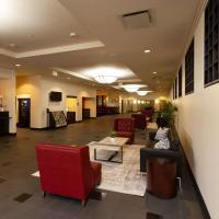 Clarion Hotel New Orleans - Airport & Conference Center，位于肯纳路易斯·阿姆斯特朗新奥尔良国际机场 - MSY附近的酒店