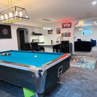 2 Bedrooms Private Basement Suite Close to Winsport & Downtown，位于卡尔加里Southwest Calgary的酒店