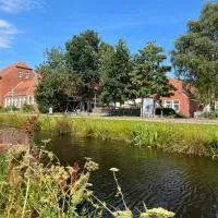 Hotel Alte Navigationsschule，位于拉奥德芬的酒店
