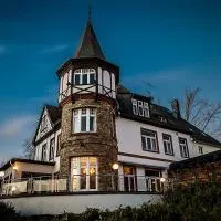 登策海德高尔夫酒店，位于巴特埃姆斯的酒店