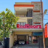 RedDoorz Syariah near Airlangga University Campus B，位于泗水Gubeng的酒店