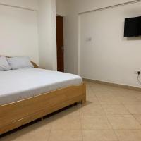 One Bedroom Cozy Apartment- KNUST & free Parking，位于库马西Kumasi - KMS附近的酒店
