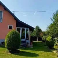 Holiday Home Vukovic，位于Saborsko的酒店