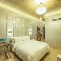 Ritz Residence - A Member of The Luxury Hotel Group，位于哥打京那巴鲁的酒店