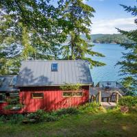 The Salish Sunset Cabin，位于Pender Island的酒店