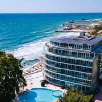 SPA Hotel Sirius Beach，位于圣君士坦丁和海伦那Saints Constantine and Helena Central Beach的酒店