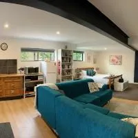 GOLDFIELDS STUDIO APARTMENT, Beaconsfield - Fully Self-contained, air-conditioning，位于Beaconsfield的酒店