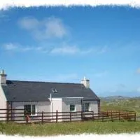 Harsgeir View Holiday Cottage -Wifi Go green，位于Breaclete的酒店