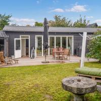 Nice Home In Anholt With Wifi，位于Anholt的酒店
