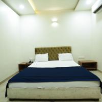 Hotel Anand，位于戈尔哈布尔科尔哈浦机场 - KLH附近的酒店
