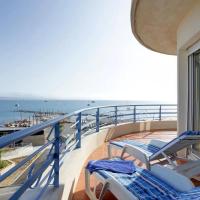 Luxury Apartment with amazing SEA view at Cap d'Antibes，位于昂蒂布Cap d'Antibes的酒店