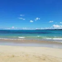 1st floor, A/C Everywhere, Balcony with Beach View in Luquillo，位于卢基约的酒店