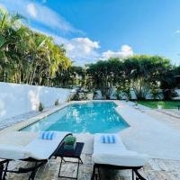 Tropical Oasis House Private Pool Family Yard，位于劳德代尔堡Wilton Manors的酒店