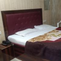 Hotel Host near Taj，位于阿格拉Rakabganj的酒店