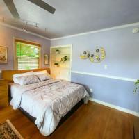 Private House in Sacramento. Only 2mins to Freeway!，位于萨克拉门托McClellan Airfield - MCC附近的酒店