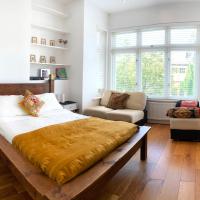 Central Location 2 bed flat, Zone II, London NW6，位于伦敦基尔本的酒店
