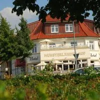 姆斯特兰登酒店，位于克洛彭堡的酒店