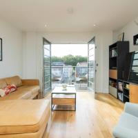 Cosy 2 bed flat in central Bristol on river Avon，位于布里斯托雷德克里夫的酒店