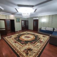5-комнатный дом посуточно，位于奇姆肯特Shymkent International Airport - CIT附近的酒店