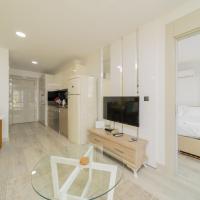 Residence w Shared Pool 3 min to Mall of Antalya，位于安塔利亚安塔利亚机场 - AYT附近的酒店