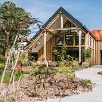 Op Oost Boutique hotel & Restaurant het Kook Atelier，位于Oosterend的酒店
