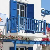 Paros Inn Seafront by GHH，位于洛加拉斯的酒店