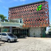 T HOTEL KUALANAMU，位于LubukpakamKualanamu International Airport - KNO附近的酒店