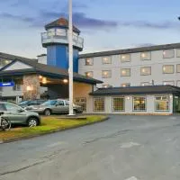Lighthouse Suites Inn，位于洋滨市的酒店