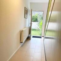 near Düsseldorf Messe and Airport, two Bedrooms, Parking, Kitchen and Garden，位于杜伊斯堡Buchholz的酒店