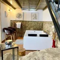 Tufa Guest House, Wellness & SPA - Villa Campus，位于Corredoura的酒店
