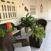 Casa com 4 quartos e área externa com jardim，位于圣雷蒙多-诺纳图Serra da Capivara Airport - NSR附近的酒店