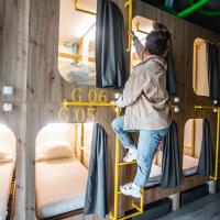 Capsule Hostel Logistic Vilnius，位于维尔纽斯维尔纽斯机场 - VNO附近的酒店