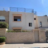 Chic 3 Bed Villa in heart of Agadir，位于阿加迪尔Charaf的酒店