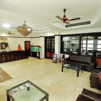 Hotel Panickers Residency - Ajmal Khan Market Near Karol Bagh Metro，位于新德里Karol bagh的酒店