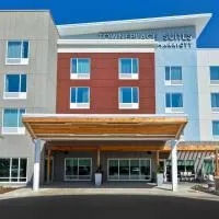TownePlace Suites by Marriott Panama City Beach Pier Park，位于巴拿马城海滩西北佛罗里达海滩国际机场 - ECP附近的酒店