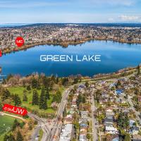 Green Lake 1st Line Home C Full Modern Remodeled，位于西雅图Phinney Ridge的酒店