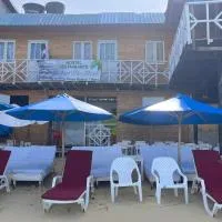 Hostal azul beach isla baru，位于布兰卡滩的酒店