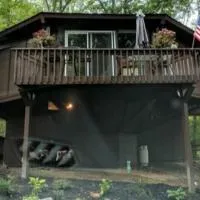 Round Cabin - 5 Min to Bedford PA - Deck - Hike- Golf，位于贝德福德的酒店
