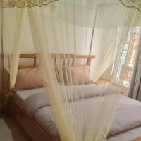 Room in Guest room - Charming Room in Kayove, Rwanda - Your Perfect Getaway，位于Kayove的酒店