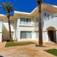 Private villas in Sheraton Sharm Resort - By Royal Vacations EG，位于沙姆沙伊赫Garden Bay的酒店