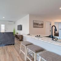 Nature Immersion Tranquil 2-BR Gem Auburn, ME, 2BD, 1BA with Free Parking & WiFi，位于奥本奥本路易斯顿市机场 - LEW附近的酒店