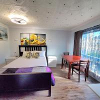 New Renovated Cozy Bedroom with Private washroom，位于多伦多士嘉堡的酒店